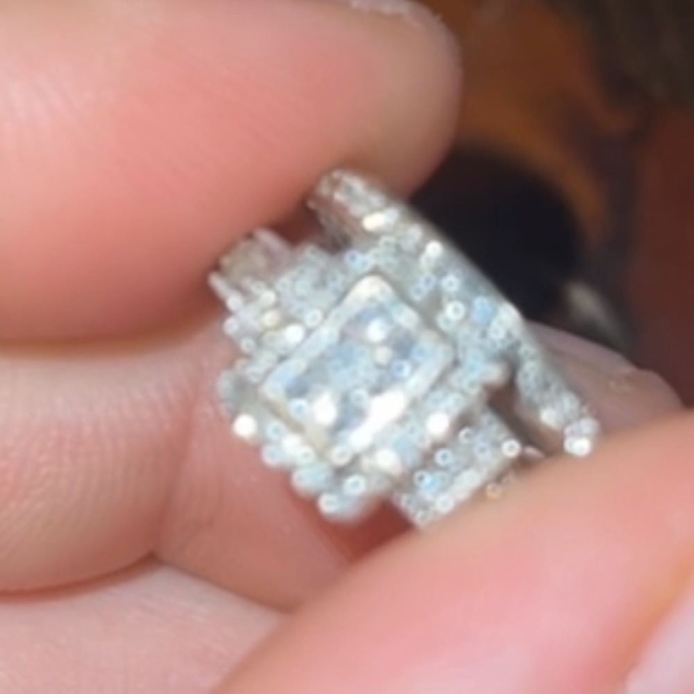 1ct. 10k white gold engagements set